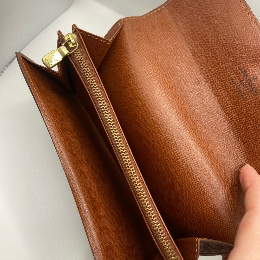 Louis Vuitton Monogram Wallet - Picture 7 of 16